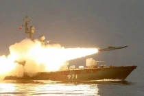 Xem tàu tên lửa Tarantul Nga phô diễn sức mạnh