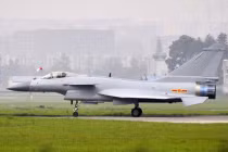 Khủng hoảng kinh tế khiến tiêm kích J-10 TQ “ế” nặng