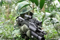 Đo công lực súng trường tối tân nhất do ĐNA chế tạo(2)