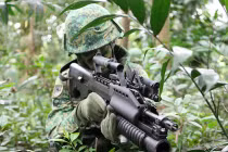 Đo công lực súng trường tối tân nhất do ĐNA chế tạo(2)