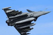 Tiêm kích Rafale mang đầy đủ “hàng nóng“