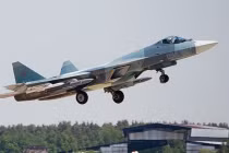 Cận cảnh Su T-50 thử nghiệm mang tên lửa