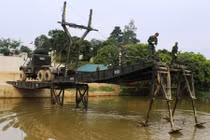 Kinh ngạc sức mạnh bộ cầu TMM của Công binh Việt Nam