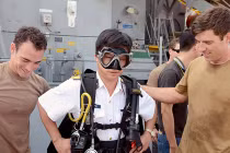 Sĩ quan Hải quân Việt Nam tập dùng trang bị lặn Mỹ