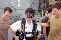 Sĩ quan Hải quân Việt Nam tập dùng trang bị lặn Mỹ