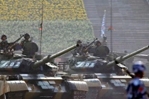 Quân đội Myanmar duyệt binh hoàng tráng