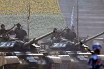 Quân đội Myanmar duyệt binh hoàng tráng