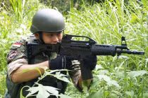 Đo công lực súng trường tối tân nhất do ĐNA chế tạo(1)