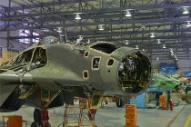Thăm quan nhà máy kéo dài sự sống Su-25, MiG-29