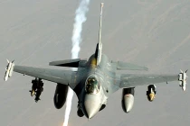 Kinh hoàng sức tấn công của tiêm kích F-16 Mỹ