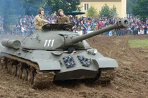 Xe tăng siêu cổ của phe ly khai khiến Kiev “lạnh gáy“