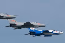 Trung Quốc bán 1.700 máy bay cho quân đội nước nào?