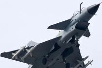 Báo Trung Quốc “tự sướng”, J-10C mạnh ngang F/A-18E/F Mỹ