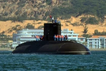 Ảnh đẹp tàu ngầm Hà Nội trên vịnh Cam Ranh