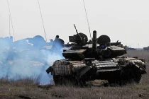 Tại sao Ukraine ùn ùn kéo quân tới biên giới với Nga?