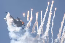 Mãn nhãn xem MiG-29 “khiêu vũ” trên không cùng F-16, F/A-18