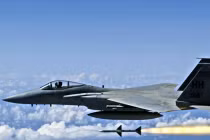 Trải nghiệm cảm giác trong buồng lái F-15 khi giao chiến