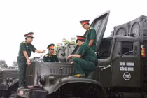 Việt Nam sẽ giúp Quân đội Lào cải tiến ô tô quân sự 