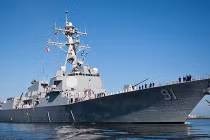 Tàu chiến Mỹ có phù hợp để tìm kiếm máy bay Malaysia?