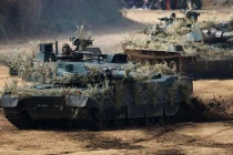 Xe tăng, máy bay Nhật Bản tập trận chiếm đảo 