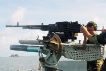 Lữ giang thuyền 962 diễn tập bắn đạn thật trên biển