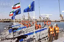 Mục kích dàn tàu chiến “đông như kiến” của Iran 