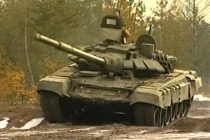 Xem xe tăng, binh lính Nga tập trận rầm rộ gần Ukraine