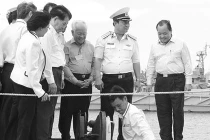 Hé mở bên trong tàu ngầm HQ-183 TP HCM