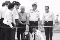 Hé mở bên trong tàu ngầm HQ-183 TP HCM