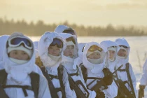 Xem “hotgirl” Quân đội Trung Quốc hành quân trong tuyết lạnh