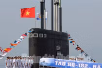 Lễ thượng cờ hoành tráng trên tàu ngầm HQ-182 Hà Nội