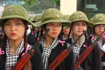 “Bóng hồng” dân quân tự vệ TP HCM luyện tập diễu binh