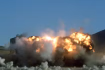 Uy lực kinh người của tên lửa “không động cơ” AGM-154 Mỹ