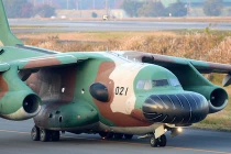 Ngắm máy bay tác chiến điện tử kỳ dị của Nhật Bản