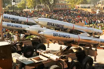 Ấn Độ bác tin Việt Nam muốn có siêu tên lửa BrahMos