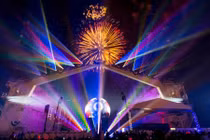 Hoành tráng lễ đặt tên tàu ngầm hạt nhân Mỹ