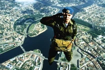 Ukraine sẽ trao trả 10 lính dù Nga?