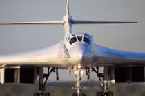 Lạ kỳ oanh tạc cơ Tu-160 của Nga có họ tên