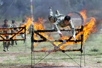 Thán phục kĩ năng chiến đấu của Đặc công Việt Nam 