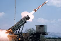 Cách tên lửa phòng không Patriot PAC-2 rời bệ phóng