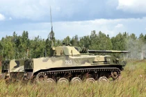 Xem thiết giáp bay BMD-4 của Nga bắn thử pháo