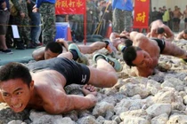 Kinh hãi thủy quân lục chiến Đài Loan huấn luyện