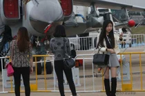 Ngắm dàn gái trẻ xinh xắn ở triển lãm Chu Hải