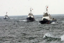 Xem Cảnh sát biển Việt Nam diễn tập chống hải tặc