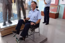 Sĩ quan Mỹ háo hức thăm trường SQ Không quân Việt Nam