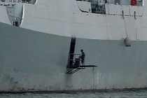 Tại sao Trung Quốc đục thân tàu chiến Type 052C?