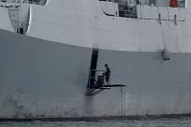 Tại sao Trung Quốc đục thân tàu chiến Type 052C?