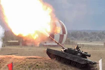 Mục kích xe tăng Nga thao diễn hùng mạnh