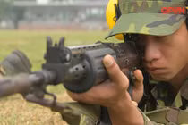 Xem xạ thủ Quân đội Việt Nam bắn cực chuẩn xác