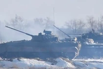 Quân ly khai Ukraine tập trận lớn, hoành tráng